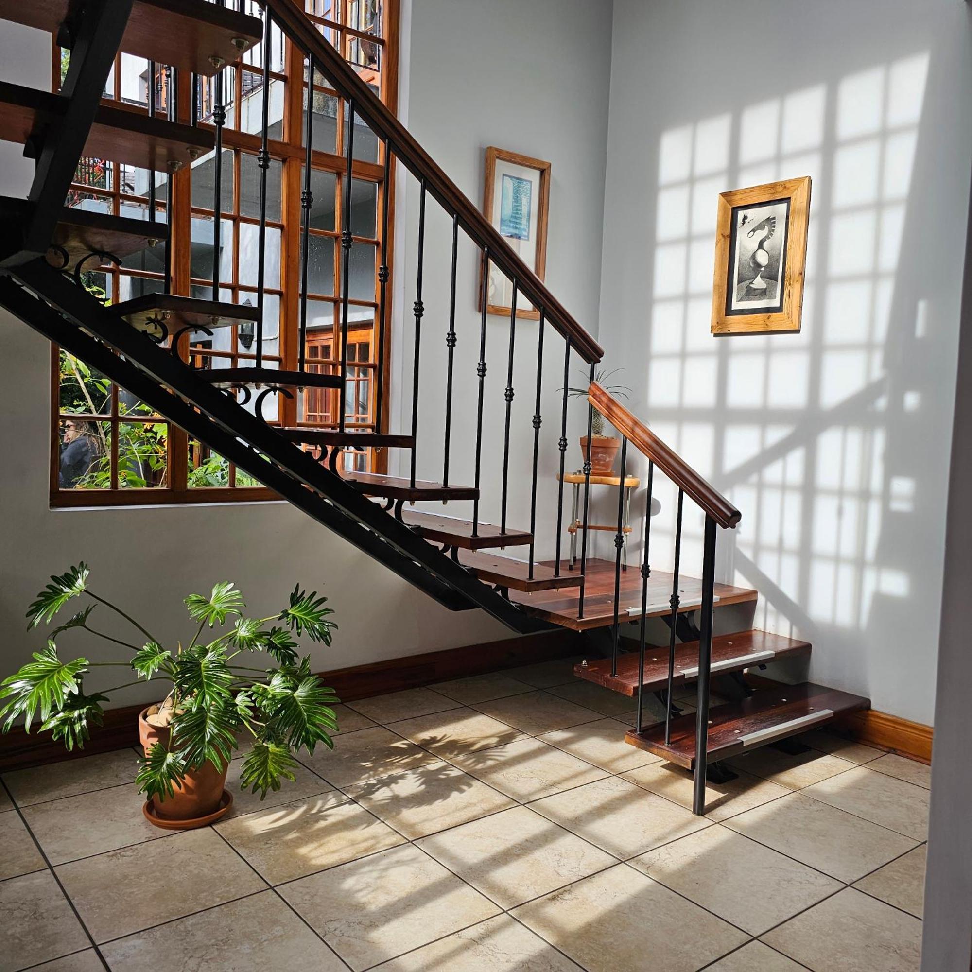 House Of House Guest House สเตลเลนบอช ภายนอก รูปภาพ
